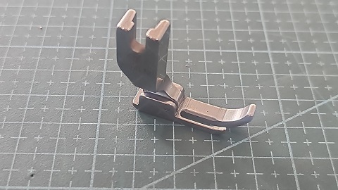 PRENSATELAS DOBLE ARRASTRE PARA CIERRE IZQ